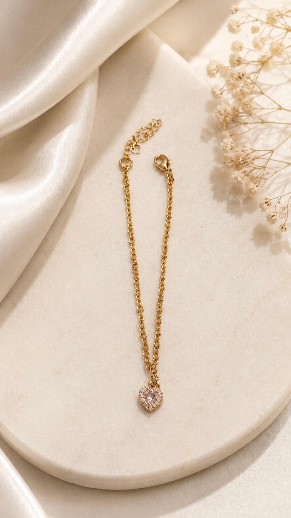 Pulseira corrente com pingente coração rosa