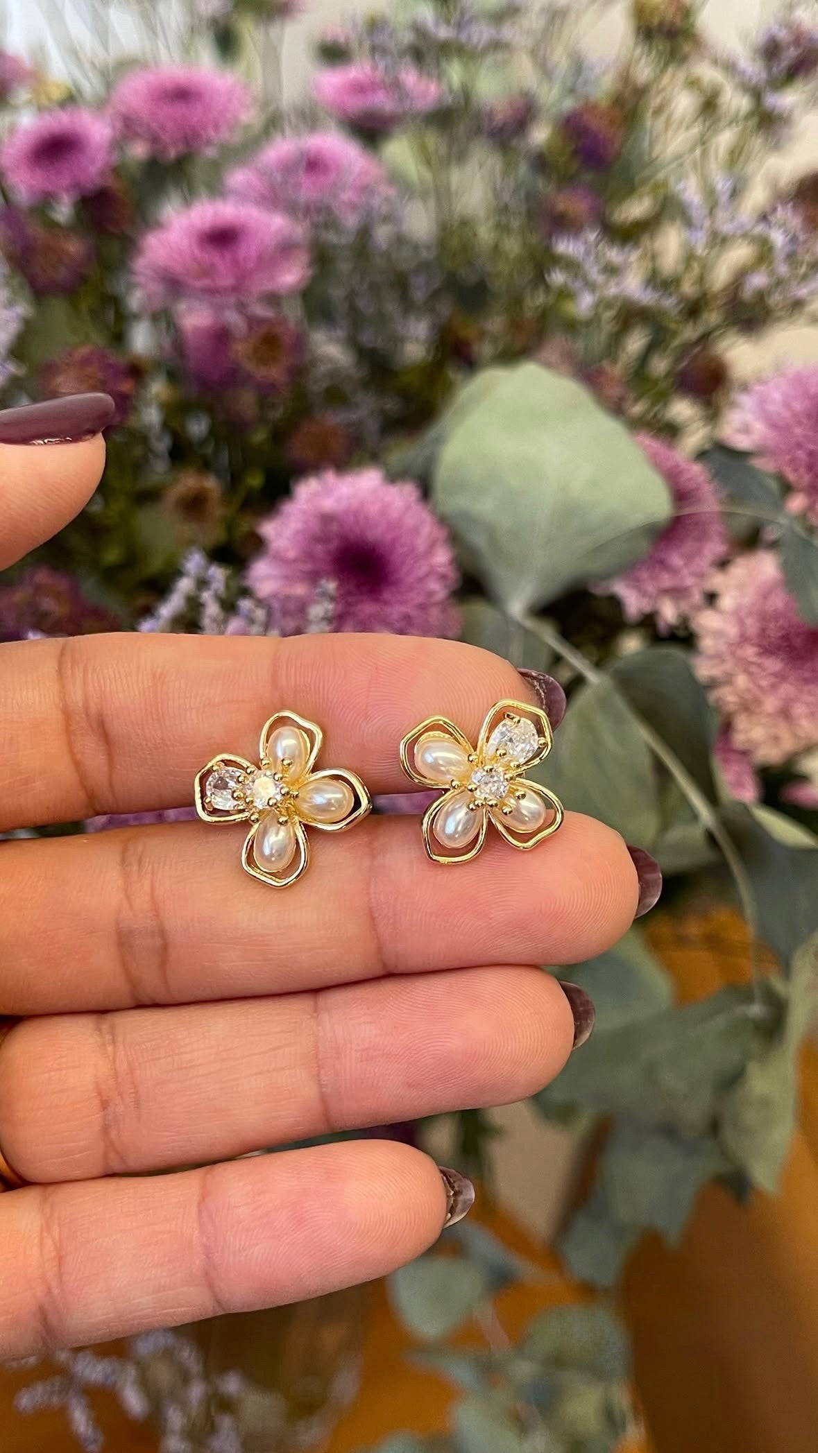 Brinco Flor Perola e Zirconia