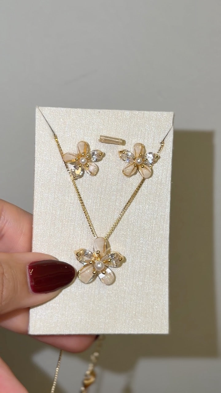 Conjunto Colar e Brinco Flor