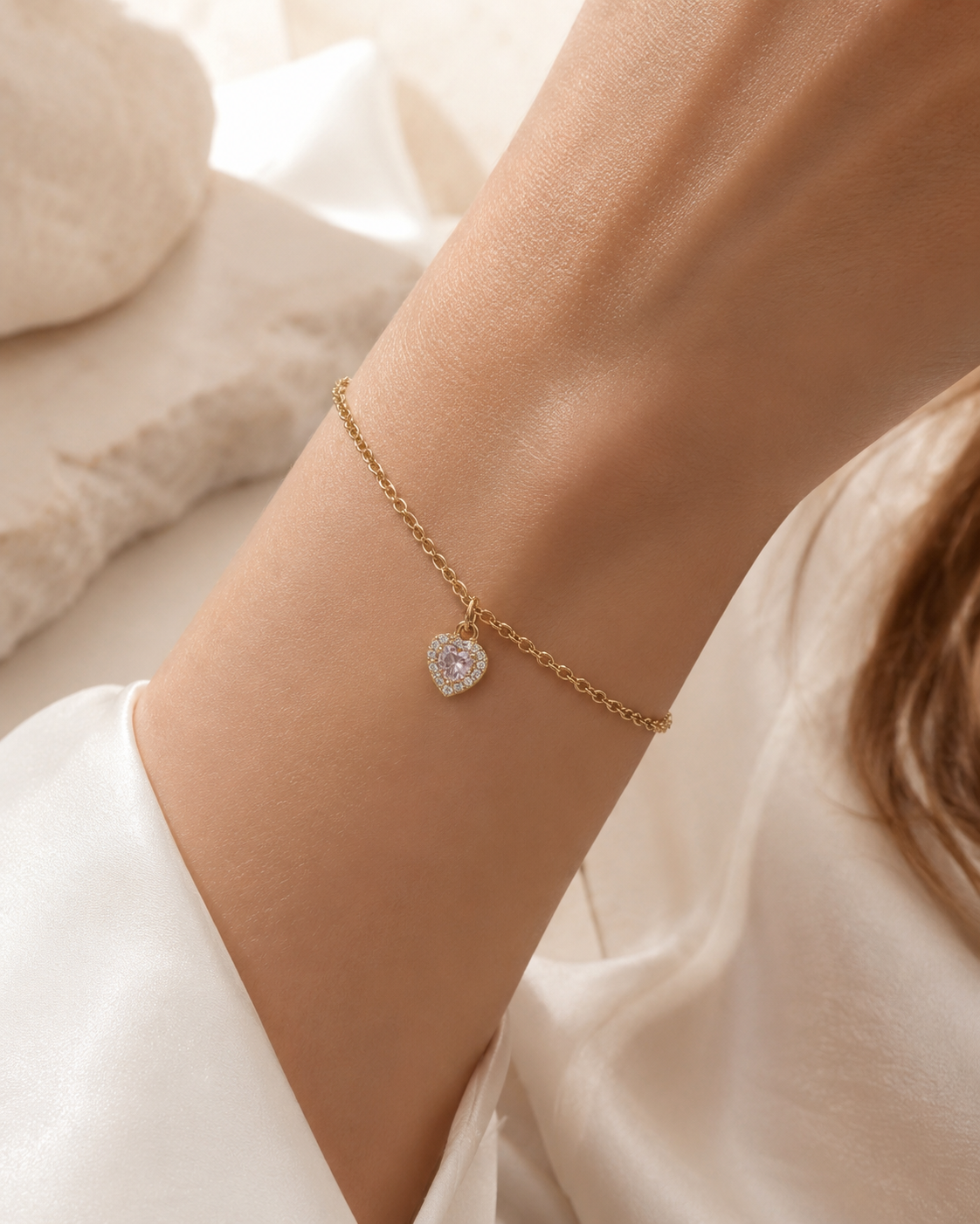 Pulseira corrente com pingente coração rosa